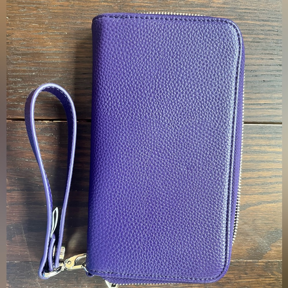 Thirty-One Benjamin wallet with matching strap
